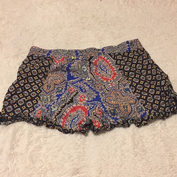 Patterned Shorts! - Picture 2 of 3